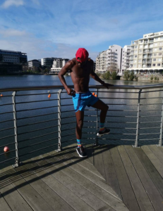 Public de Y3ntieobiaa  4 photos