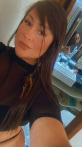 Sarahmonesexy Sarah 🖤 Home Pic 3