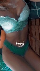 Emmabbsnap: Public ( 4 фото)