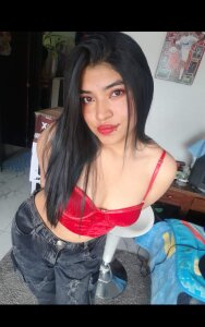 Samantha_collins_2 Public Pic 4