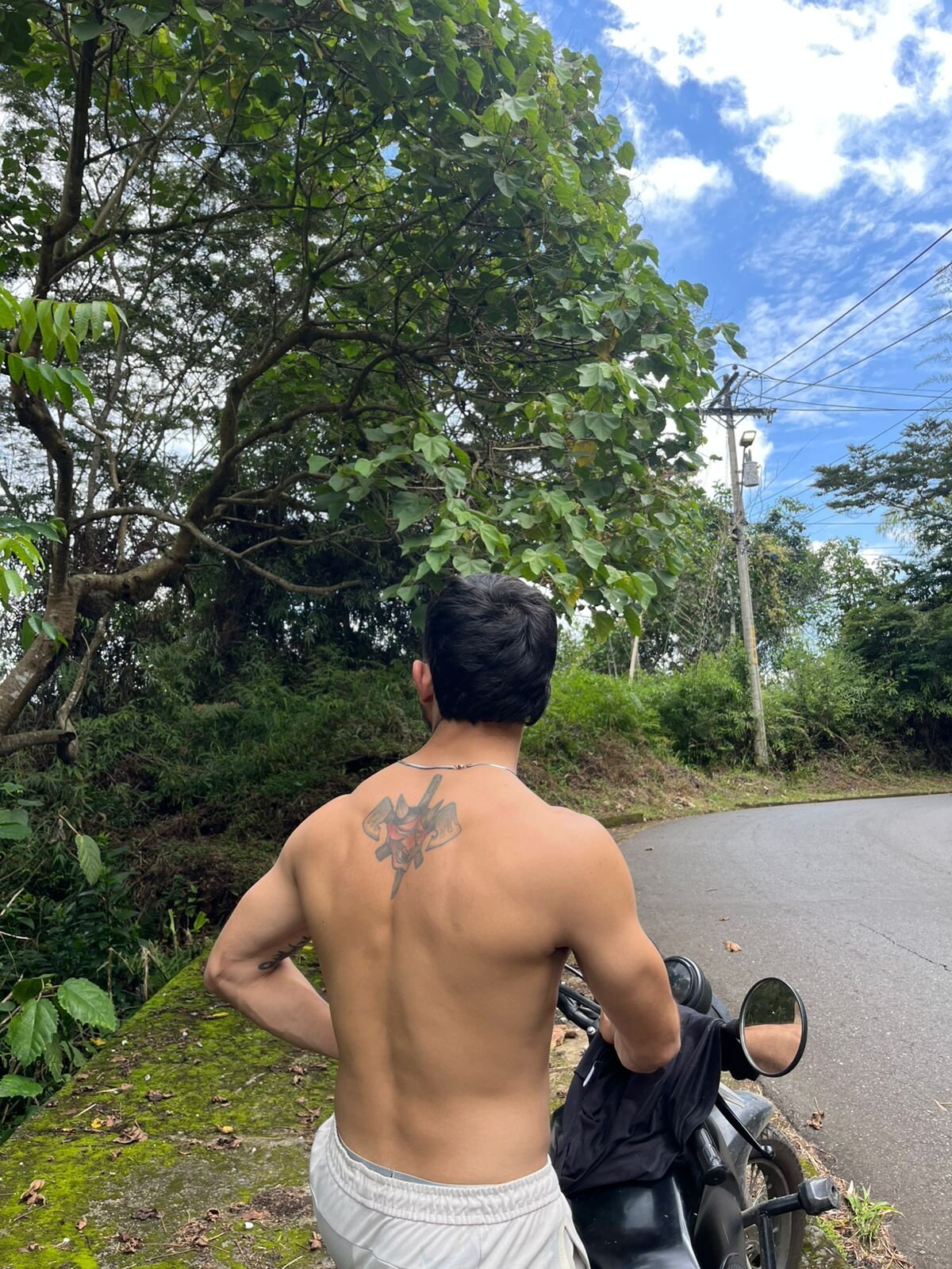 ArturoCardona_ Trending Pic 5439