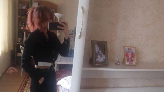 alexisis_ren: Follow me guys! ( 2 фото)