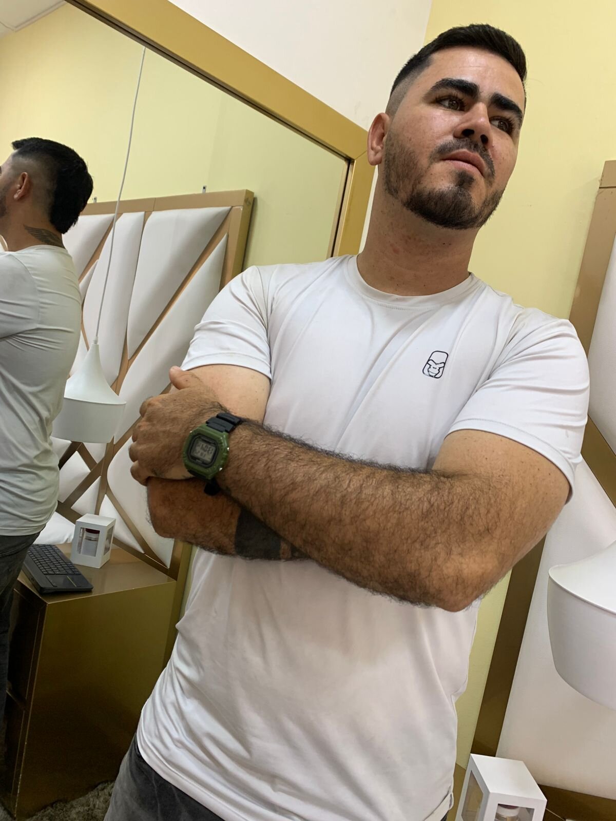 Aronhilton  5045. kiemelt képe