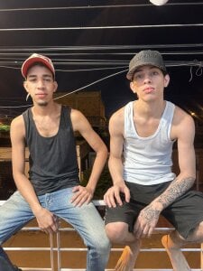 thin-straight Public Foto