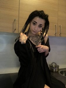 Nikki_Evans Public Pic 7