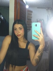 Maddy_sweet_18 Public Pic 5