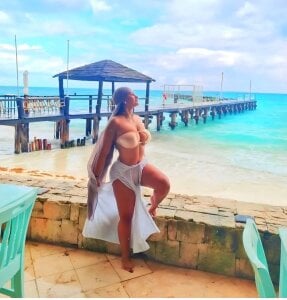 _Isabella_1 beach day Pic 5