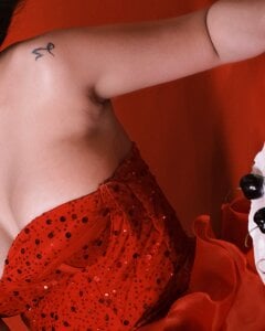 _SashaBoo Lady in Red🍷 Foto 3