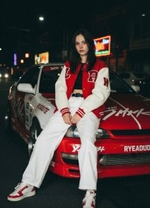 Public de CrystaLeah  3 photos