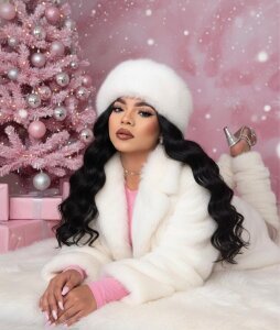 charlotte_line MERRY CHRISTMAS 🤍🎄 Pic 7