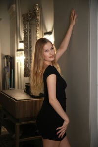 blonde_exe classy blonde ofice sirene Kuva 4