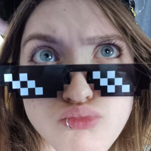 OdiliaFarleigh new glasses Foto