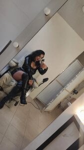 Carolina_Arias I'm not for everyone. Only for those who know how to appreciate control. Pic 4