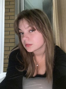 Public de HugeBoobsKi  2 Imagens