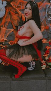 Alana_Kim the queen of your heart ❤️🖤 Pic 4