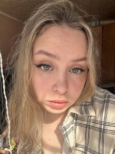 ZoraDearmon Late-Night Thoughts Pic