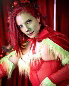 ada_mclaine Merry Christmas🎄🎄 Pic 3