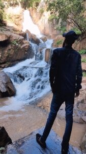 detasuta Public Gambar