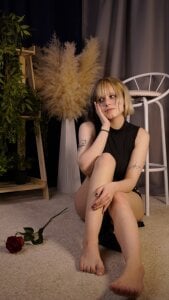 KellePourier black Pic