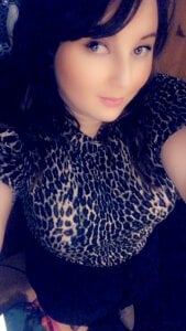 Curvy-Clare-30 Public Pic 8