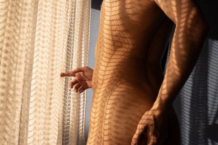 Heliero Multiple shadows touching and feeling my body I 圖片 8