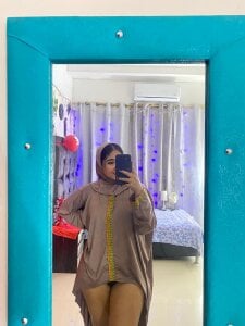 SamiraAwadaI think I'm going to be a little naughty today... do you like girls like that?图片