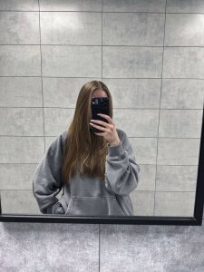 AnnaCarrick Public Pic 6