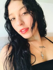 hi everyone ♥ de aishaxht  5 Imagens