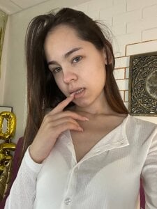 UliaNeer cute blouse Pic 2