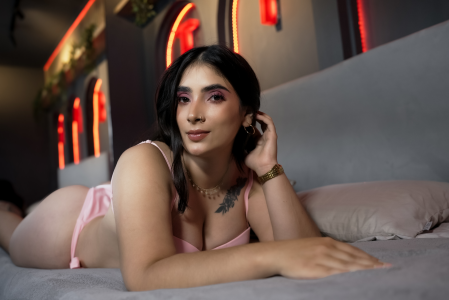 Nina_Collinss Public Pic 2