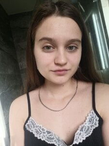 Renesmy_Black Public Pic 8