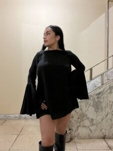 ZaraVesari Less clothes, more intention ❤️ Pic 2