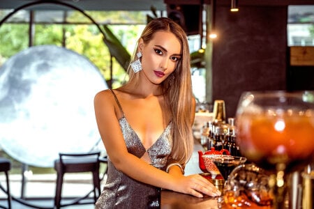 KylieBlaze Take a sip of my sexiness Pic 6