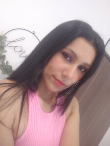 MariaJoseWalker Good morning, handsome ☀️💋 I’m live from 8:30 a.m. to 3:30 p.m., waiting to make you smile, tease y Pic 2