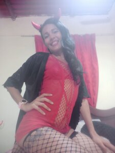 VeronikaMillier Red Billede 4