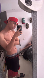 IsaacHot_1 Public Pic 2