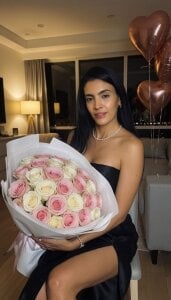 EvaaSinclair Valentine's Day 2026💗 Hình 6