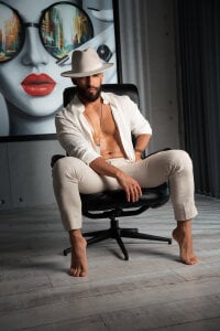 SamDornan51 Public Pic 2