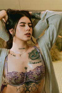 Alice_Vixen me with your shirt on... Immagine  6