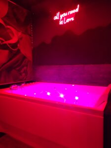 we_are_fucking_seriousのLoveroom 26 12 2025の 3枚の写真