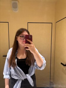 LinseyBellisarioのIt’s me🥰の 3枚の写真