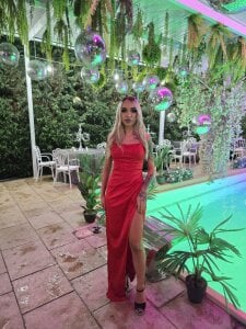 AprilHadid Know Me Beyond the Screen Pic 6