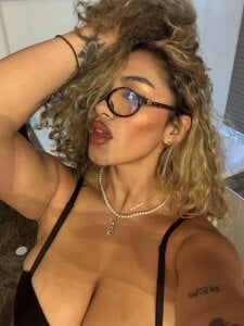 Maddy_Beluci Public টি ছবি