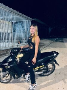 Emiily_Xx Public Foto 3