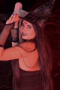 _Emma_whiitee_ boo! 🎃 Pic 5