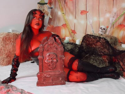 KateMoorex From beyond the grave Pic 9