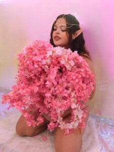 Dakota-Bruce CHERRY BLOSSOM ELF 🌺 Pic 3