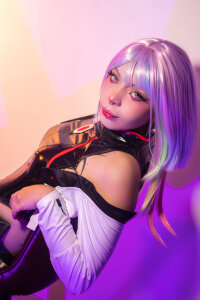 Lucy of cyberpunk🩷🩷 de Kaoriabyss_  7 Imagens