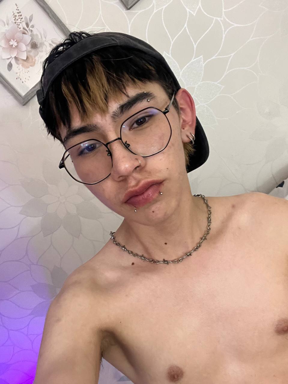 Трендове зображення  4114 Demian_Hush