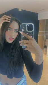 DakotaWangi Public Pic 4